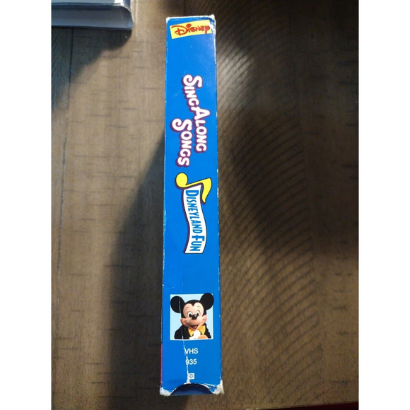 Disneys Sing Along Songs - Disneyland Fun: Its a Small World (VHS, 1993) - Picture 2 of 7